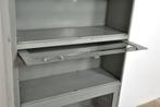 Oude stalen boekenkast kast kleppenkast UNIEK, Huis en Inrichting, Ophalen of Verzenden, Gebruikt