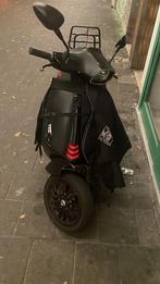 Vespa sprint 2021 met schade, Fietsen en Brommers, Scooters | Vespa, Ophalen of Verzenden