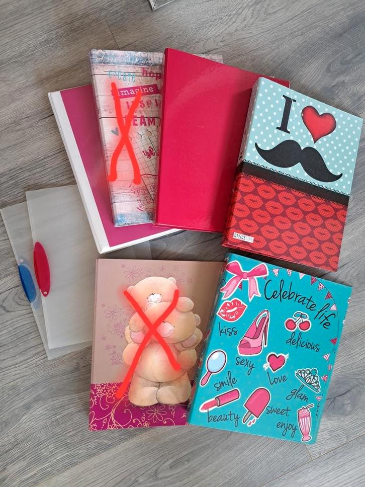 Multomappen ed met vrolijke print

Ordners met papier, Diversen, Schrijfwaren, Zo goed als nieuw, Ophalen of Verzenden