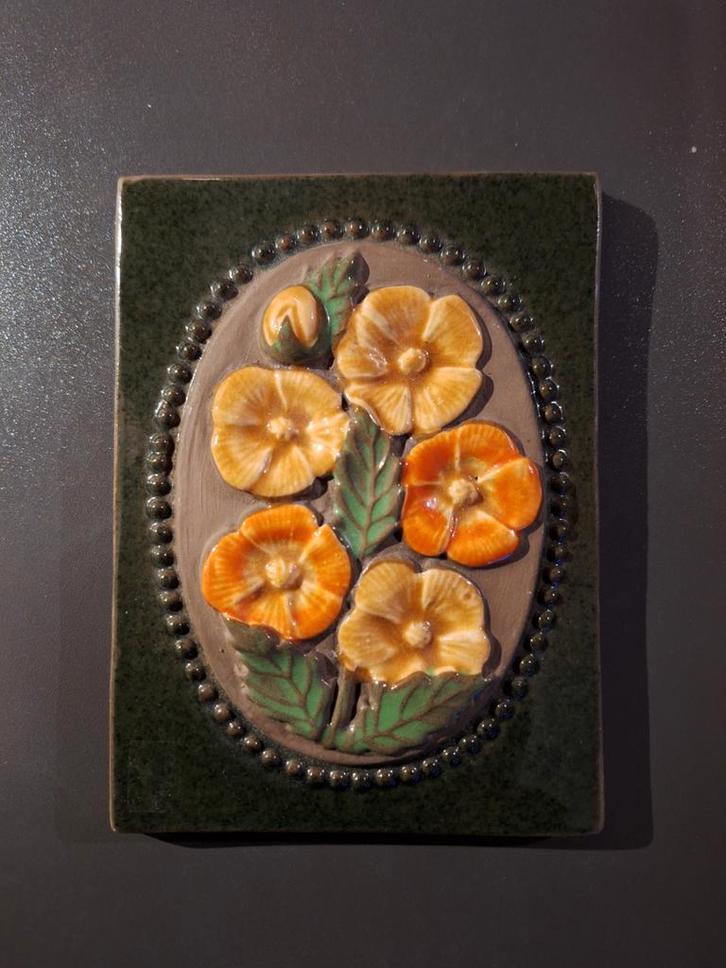 Keramische bloemen tegel Jie Gantofta Zweden, Antiek en Kunst, Antiek | Wandborden en Tegels, Ophalen of Verzenden