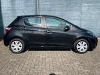 TOYOTA Yaris 1.5 Hybrid 100pk Automaat Active | Navigatie |, Auto's, Toyota, 12 maanden, Gebruikt, 4 cilinders, Zwart