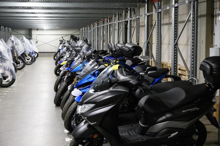 Uw voordelige motorstalling regio Den Bosch | Winterstalling, Auto diversen, Autostallingen en Garages