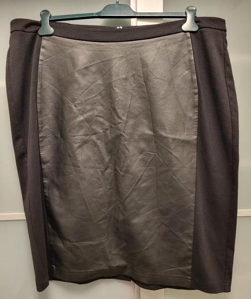 Ulla Popken leren rok met stretch maat 52, Kleding | Dames, Grote Maten, Zo goed als nieuw, Rok, Zwart, Ophalen of Verzenden
