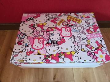Doos van Hello Kitty beschikbaar voor biedingen