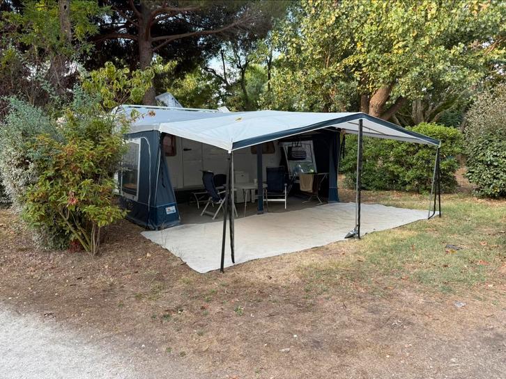 Knaus Sudwind 450 FU uit bouwjaar 2004., Caravans en Kamperen, Caravans, Particulier, tot en met 4, 1000 - 1250 kg, Rondzit, Knaus