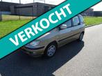 Hyundai Matrix 1.6i GLS, Auto's, Hyundai, 13 km/l, Matrix, Gebruikt, Bruin