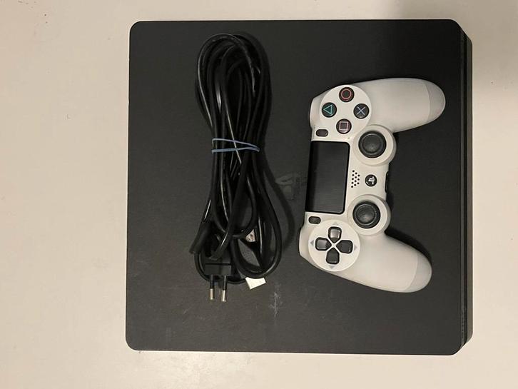 Playstation 4 slim + 3 games !, Spelcomputers en Games, Games | Sony PlayStation 4, Zo goed als nieuw, Overige genres, 1 speler