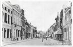 AK Dirksland - Voorstraat met Raadhuis, Verzamelen, Verzenden, 1940 tot 1960, Gelopen, Zuid-Holland