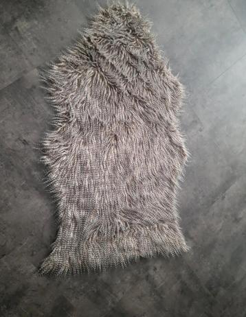 Nieuwe Kleed/Vacht - Mogelijk Echt Bont beschikbaar voor biedingen