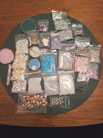 Partij kralen, spacers, hangertjes  beschikbaar voor biedingen