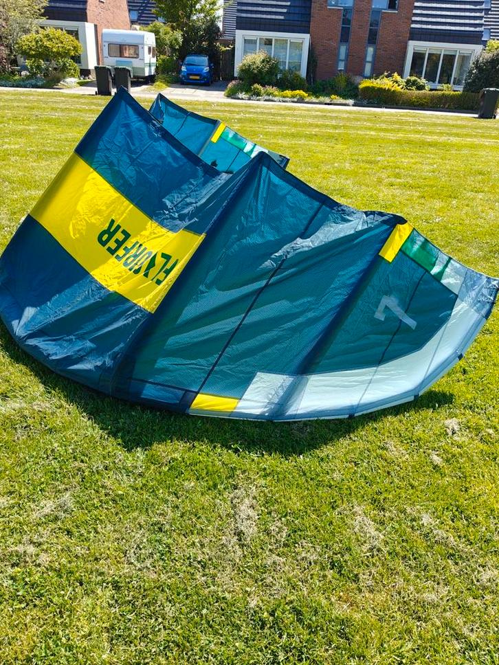 Flysurfer Era 7m, Watersport en Boten, Kitesurfen, Zo goed als nieuw, Kite, 7 m², Geen board, Ophalen of Verzenden