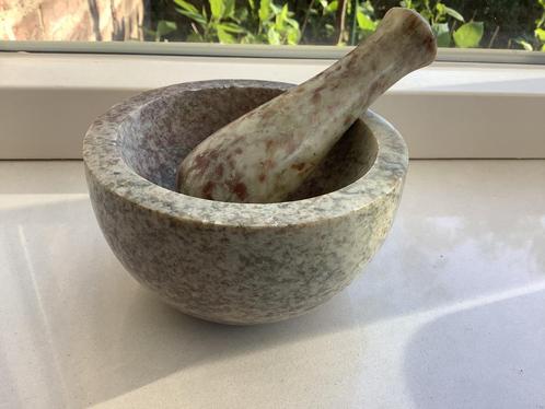 Mooie stenen vijzel , kom mortier 11 cm met stamper, Huis en Inrichting, Keuken | Keukenbenodigdheden, Ophalen of Verzenden