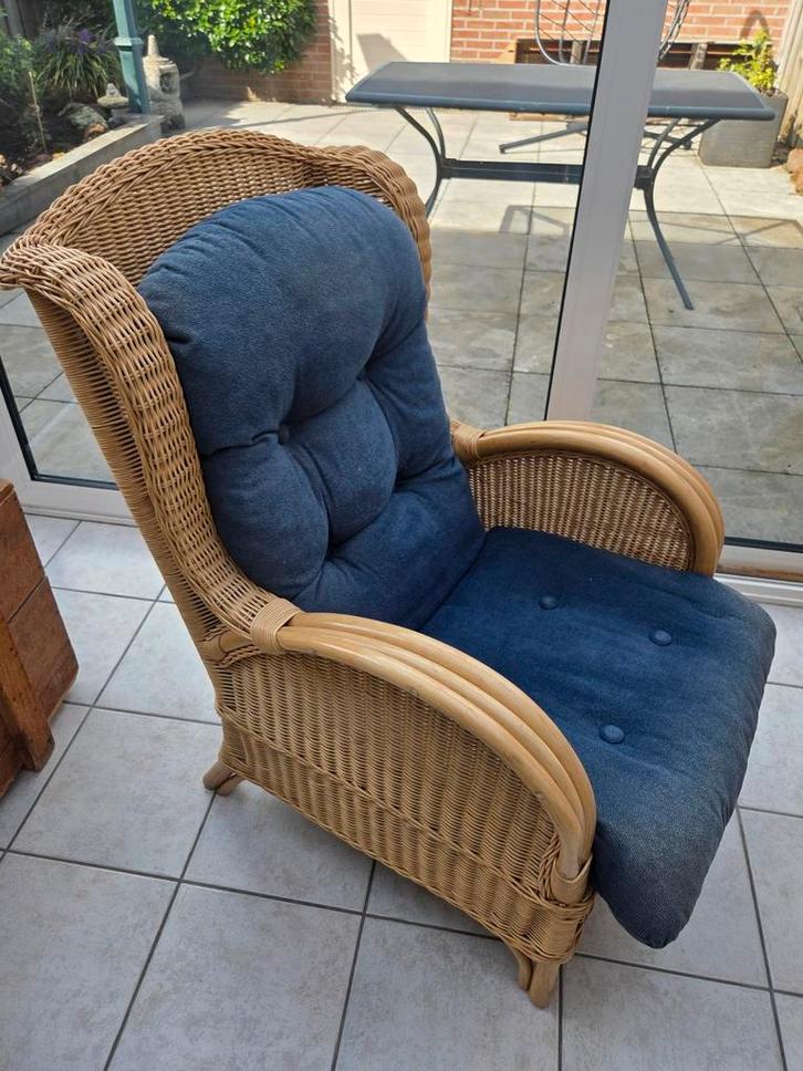 Rieten Stoel met Blauwe Zitting, Huis en Inrichting, Stoelen, Gebruikt, Eén, Riet of Rotan, Stof, Blauw, Ophalen