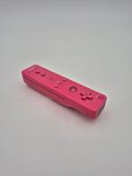 Wii Remote Motion Plus Inside Roze €31.95, Spelcomputers en Games, Verzenden, Overige genres, 1 speler, Zo goed als nieuw