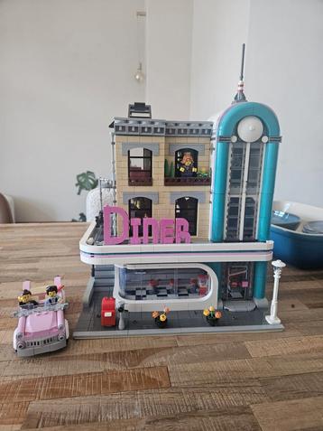 Lego Downtown Diner 10260 - nieuwstaat beschikbaar voor biedingen