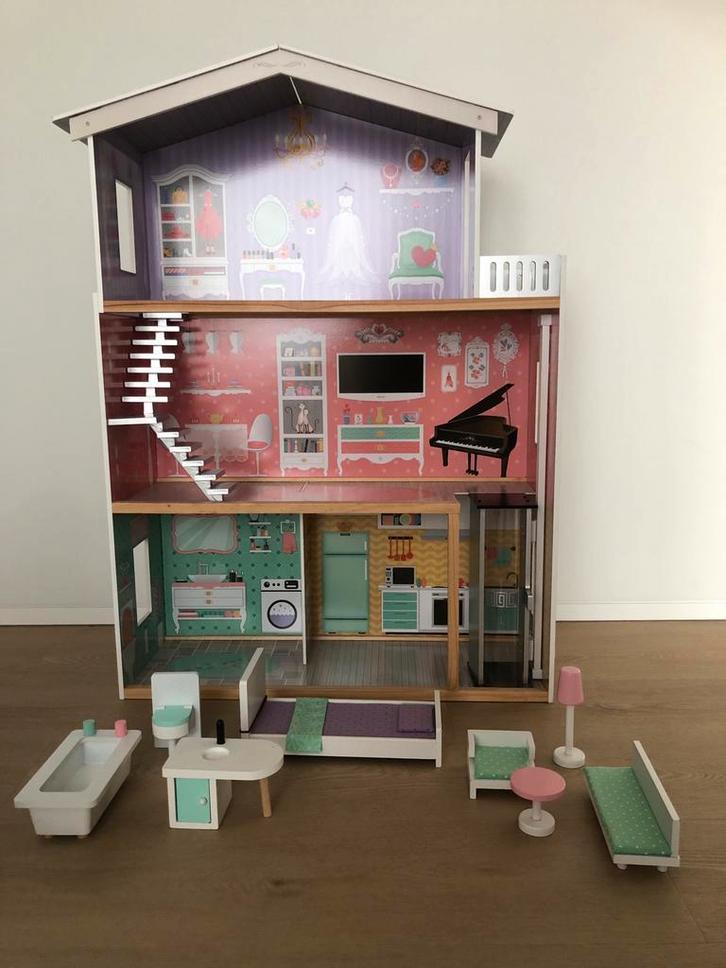 Groot poppenhuis barbiehuis als nieuw, Kinderen en Baby's, Speelgoed | Poppenhuizen, Zo goed als nieuw, Poppenhuis, Ophalen