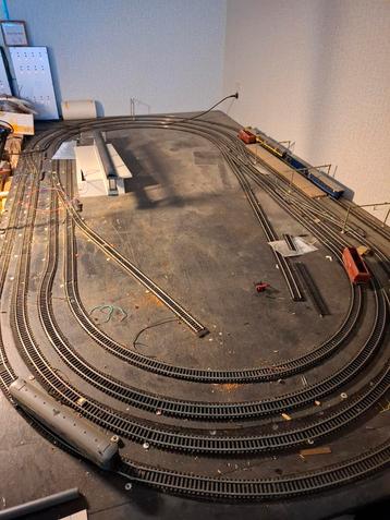 modeltreinbaan 250x150cm. Modelbaanautomatisering beschikbaar voor biedingen