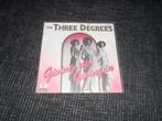 giving up giving i  - the three degrees  ( Mint ), Cd's en Dvd's, Vinyl Singles, 7 inch, Single, Ophalen of Verzenden, Zo goed als nieuw