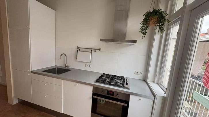 IKEA Keuken Wit Hoogglans met Apparatuur, Huis en Inrichting, Keuken | Complete keukens, Gebruikt, Enkelwandige keuken, Wit, Kunststof