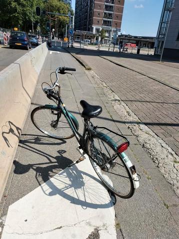 Pointer fiets met slot en sleutel beschikbaar voor biedingen