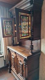 Oude kast met glas-in-lood deurtjes, Ophalen