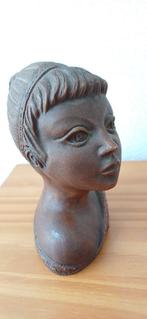 Mooie houten beeld van een jonge vrouw., Antiek en Kunst, Kunst | Beelden en Houtsnijwerken, Ophalen of Verzenden