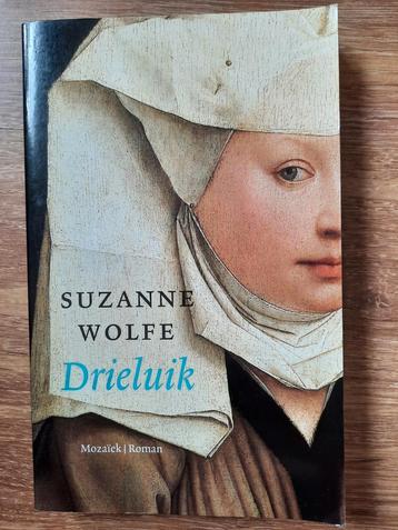 Suzanne Wolfe: DRIELUIK  beschikbaar voor biedingen