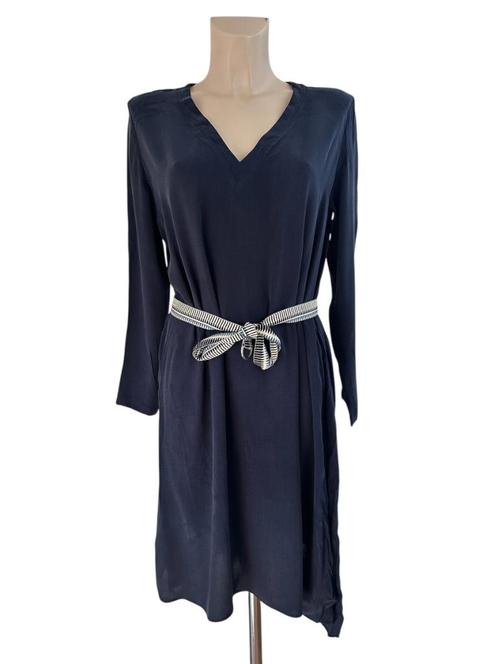 American Vintage jurk S, Kleding | Dames, Jurken, Zo goed als nieuw, Maat 38/40 (M), Blauw, Onder de knie, Ophalen of Verzenden