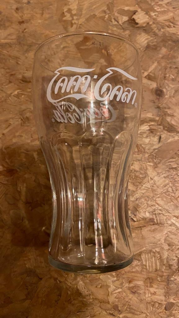 Coca-Cola glas met Thais opschrift, Verzamelen, Merken en Reclamevoorwerpen, Nieuw, Gebruiksvoorwerp, Verzenden