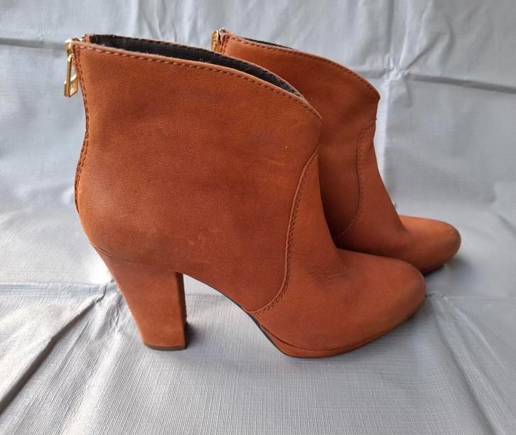 Omoda leder enkellaarsjes .Maat 39, Kleding | Dames, Schoenen, Zo goed als nieuw, Lage of Enkellaarzen, Bruin, Ophalen of Verzenden