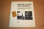 Gedenkboek Scholen Veendam en Wildervank, Boeken, Ophalen of Verzenden, Zo goed als nieuw, 20e eeuw of later