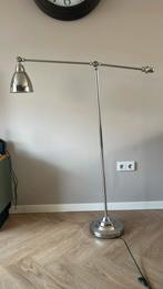 Tijdloze staande lamp, Huis en Inrichting, Lampen | Vloerlampen, Ophalen of Verzenden, Gebruikt, 100 tot 150 cm