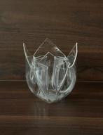 Vintage ‘zakdoek’ vaasje van plexiglas, Kunststof, Gebruikt, Overige kleuren, Ophalen of Verzenden