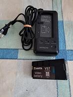Hitachi Videocamera AC Adaptor VM-AC 90E Acculader en Accu, Ophalen of Verzenden, Zo goed als nieuw