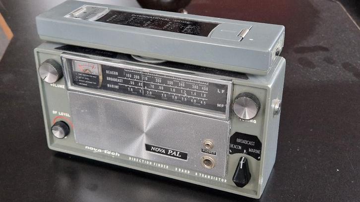 NOVATECH middengolf radio en positiebepaler. ( defect), Antiek en Kunst, Antiek | Tv's en Audio, Ophalen of Verzenden