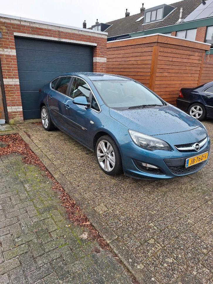 Opel Astra 1.4 Turbo Notchback AUT (6) 2016 lage kilometers, Auto's, Opel, Particulier, Astra, ABS, Adaptive Cruise Control, Airbags