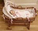Prachtige babypop met wieg en complete uitrusting., Ophalen of Verzenden, Zo goed als nieuw, Pop