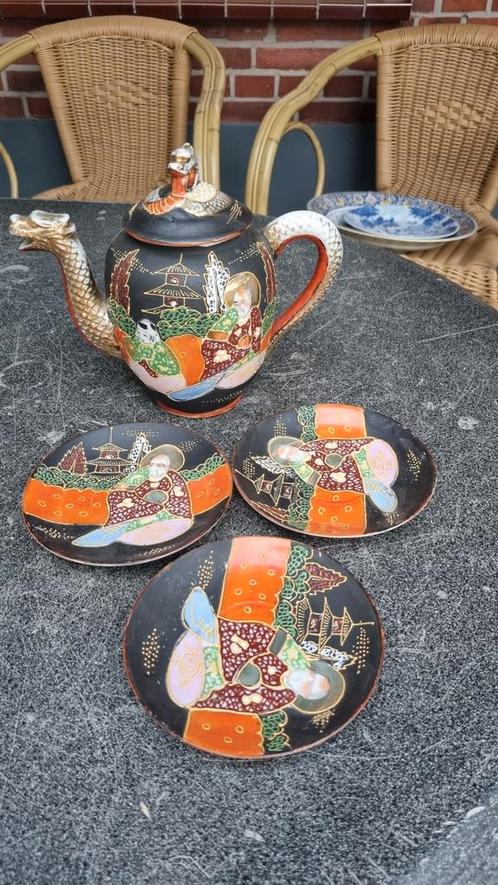 Oosterse theepot met 3 schotels, Antiek en Kunst, Antiek | Porselein, Ophalen