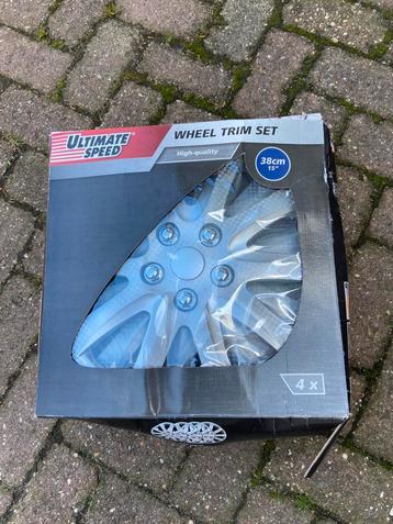 Set splinternieuwe wieldoppen 15 inch beschikbaar voor biedingen