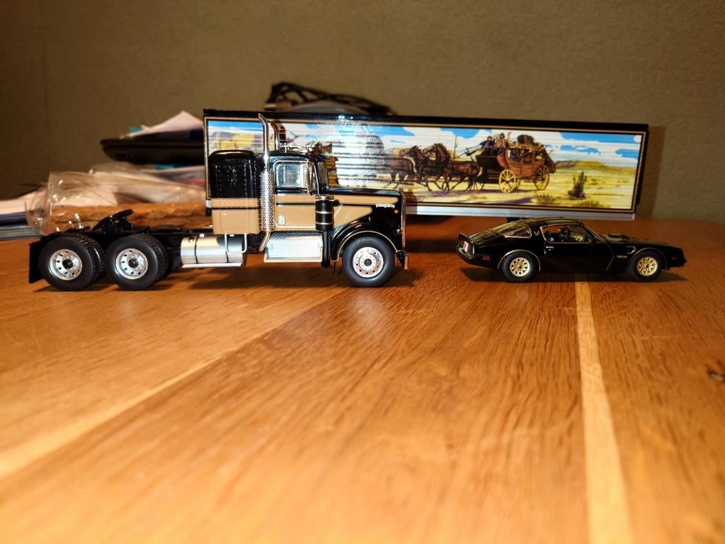 Smokey and the Bandit modellen schaal 1:43, Hobby en Vrije tijd, Modelauto's | 1:43, Ophalen of Verzenden, Nieuw, Auto, Overige merken