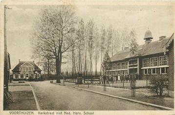 (701-187-021) Voorthuizen Kerkstraat NH School beschikbaar voor biedingen