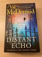The distant echo, Ophalen of Verzenden, Zo goed als nieuw, Val McDermid