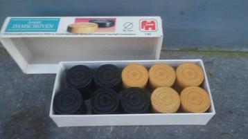Jumbo damstenen in doosje 30 mm. beschikbaar voor biedingen