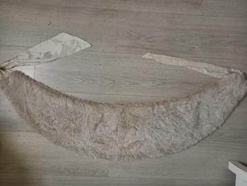 Beige Stola / Omslag Fake Fur / Nepbont beschikbaar voor biedingen