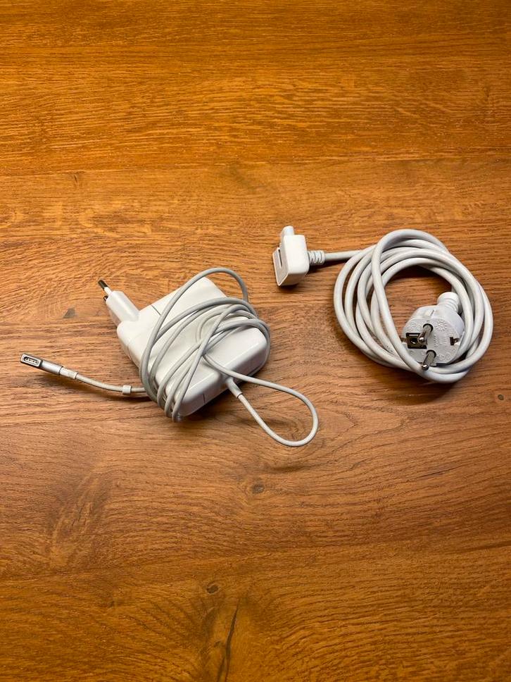 Apple 60W MagSafe Adapter, Computers en Software, Laptop-opladers, Zo goed als nieuw, Ophalen of Verzenden