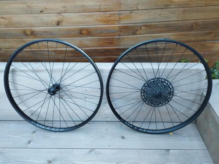 Mountainbike wielset, Fietsen en Brommers, Fietsonderdelen, Zo goed als nieuw, Mountainbike, Wiel, Ophalen of Verzenden