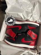 Nike Air Jordan 1 Bred ‘85 Banned Black Red 46, Kleding | Heren, Schoenen, Zwart, Nieuw, Ophalen of Verzenden, Sneakers of Gympen