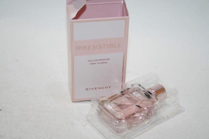 Givenchy Irrésistible EdParfum Floral 8 ml Nieuw & OVP, Verzamelen, Parfumverzamelingen, Nieuw, Miniatuur, Gevuld, Verzenden