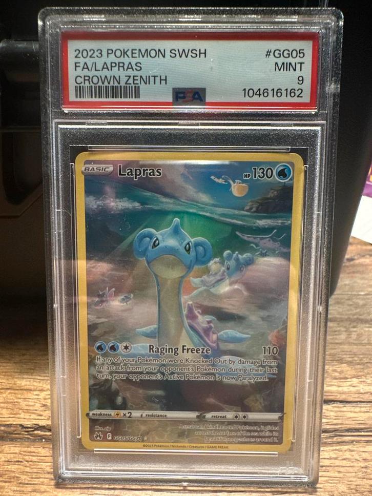 PSA 9 Lapras GG05 Crown Zenith - Pokemon Kaart, Hobby en Vrije tijd, Verzamelkaartspellen | Pokémon, Zo goed als nieuw, Losse kaart