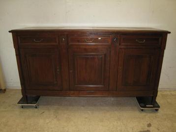 Klassiek Grange handgemaakt dressoir beschikbaar voor biedingen